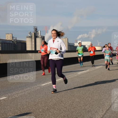 03.10.2025 - Köhlbrandbrückenlauf Lena Gebhardt http://msf.ph/oto/9136561 03.10.2025 09:54:26 Position 2 1387 meine-sportfotos.de