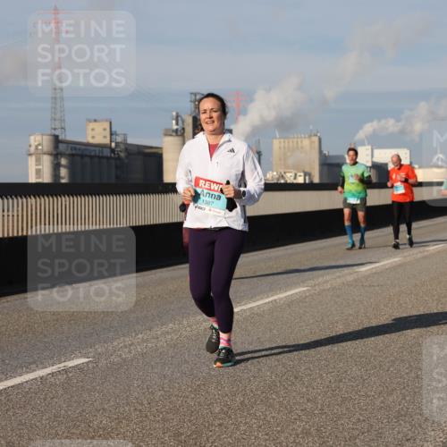 03.10.2025 - Köhlbrandbrückenlauf Lena Gebhardt http://msf.ph/oto/9136573 03.10.2025 09:54:26 Position 2 1387 meine-sportfotos.de