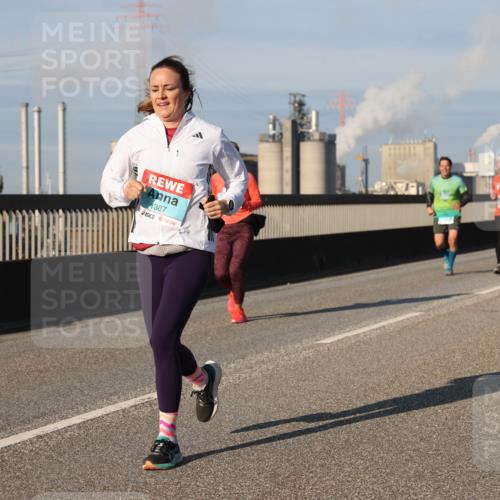 03.10.2025 - Köhlbrandbrückenlauf Lena Gebhardt http://msf.ph/oto/9136593 03.10.2025 09:54:27 Position 2 1387 meine-sportfotos.de