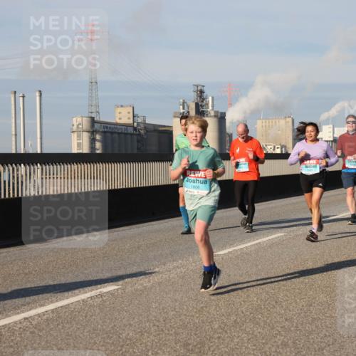 03.10.2025 - Köhlbrandbrückenlauf Lena Gebhardt http://msf.ph/oto/9136630 03.10.2025 09:54:30 Position 2 1806 meine-sportfotos.de