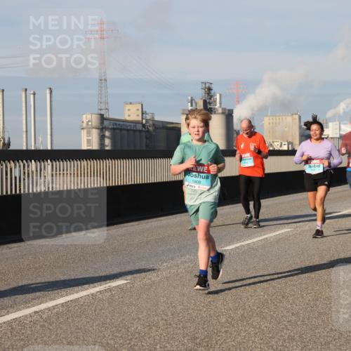 03.10.2025 - Köhlbrandbrückenlauf Lena Gebhardt http://msf.ph/oto/9136634 03.10.2025 09:54:30 Position 2 1806 meine-sportfotos.de
