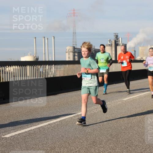 03.10.2025 - Köhlbrandbrückenlauf Lena Gebhardt http://msf.ph/oto/9136647 03.10.2025 09:54:30 Position 2 1806 meine-sportfotos.de