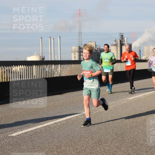 03.10.2025 - Köhlbrandbrückenlauf Lena Gebhardt http://msf.ph/oto/9136650 03.10.2025 09:54:30 Position 2 1806 meine-sportfotos.de