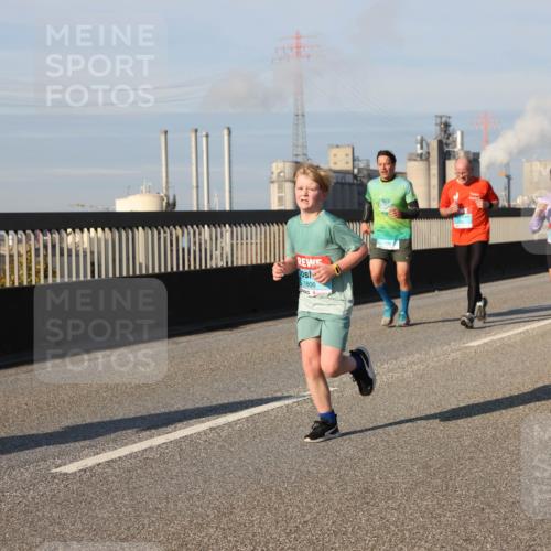 03.10.2025 - Köhlbrandbrückenlauf Lena Gebhardt http://msf.ph/oto/9136656 03.10.2025 09:54:30 Position 2 1806 meine-sportfotos.de