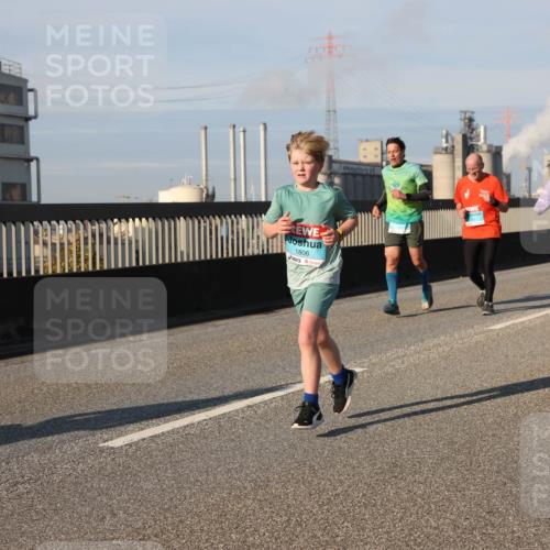 03.10.2025 - Köhlbrandbrückenlauf Lena Gebhardt http://msf.ph/oto/9136668 03.10.2025 09:54:30 Position 2 1806, 1521 meine-sportfotos.de