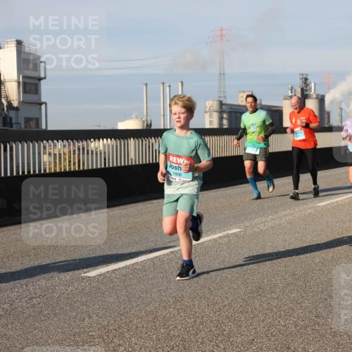 03.10.2025 - Köhlbrandbrückenlauf Lena Gebhardt http://msf.ph/oto/9136680 03.10.2025 09:54:30 Position 2 1806 meine-sportfotos.de