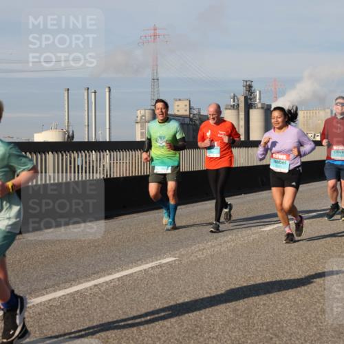 03.10.2025 - Köhlbrandbrückenlauf Lena Gebhardt http://msf.ph/oto/9136688 03.10.2025 09:54:31 Position 2 806, 1114111 meine-sportfotos.de