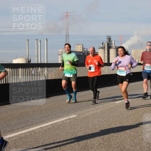 03.10.2025 - Köhlbrandbrückenlauf Lena Gebhardt http://msf.ph/oto/9136693 03.10.2025 09:54:31 Position 2 1806, 1521 meine-sportfotos.de