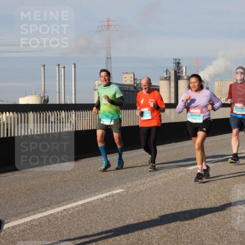 03.10.2025 - Köhlbrandbrückenlauf Lena Gebhardt http://msf.ph/oto/9136695 03.10.2025 09:54:31 Position 2 1806 meine-sportfotos.de