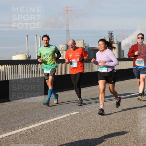 03.10.2025 - Köhlbrandbrückenlauf Lena Gebhardt http://msf.ph/oto/9136702 03.10.2025 09:54:31 Position 2 1362, 1945, 2150, 1521 meine-sportfotos.de