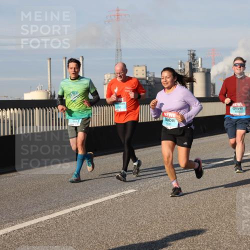03.10.2025 - Köhlbrandbrückenlauf Lena Gebhardt http://msf.ph/oto/9136707 03.10.2025 09:54:31 Position 2 2747, 1521, 2150 meine-sportfotos.de