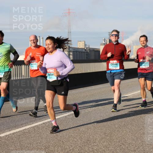 03.10.2025 - Köhlbrandbrückenlauf Lena Gebhardt http://msf.ph/oto/9136721 03.10.2025 09:54:32 Position 2 1362, 2747, 1521, 8, 2150, 1945, 2799 meine-sportfotos.de