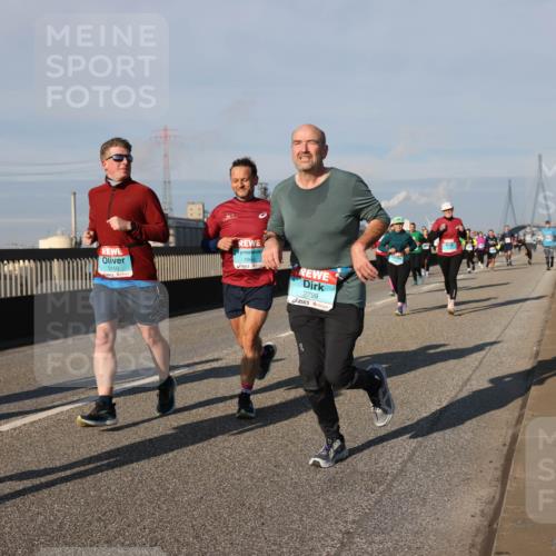 03.10.2025 - Köhlbrandbrückenlauf Lena Gebhardt http://msf.ph/oto/9136740 03.10.2025 09:54:33 Position 2 2150, 1945, 2799 meine-sportfotos.de