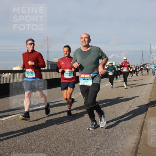 03.10.2025 - Köhlbrandbrückenlauf Lena Gebhardt http://msf.ph/oto/9136744 03.10.2025 09:54:33 Position 2 2150, 2799 meine-sportfotos.de