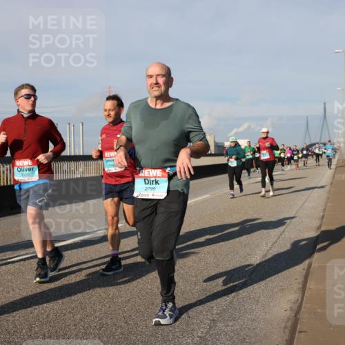 03.10.2025 - Köhlbrandbrückenlauf Lena Gebhardt http://msf.ph/oto/9136747 03.10.2025 09:54:33 Position 2 1945, 2150, 2799 meine-sportfotos.de