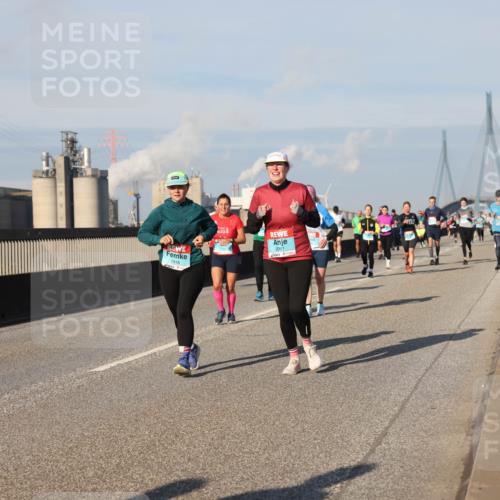 03.10.2025 - Köhlbrandbrückenlauf Lena Gebhardt http://msf.ph/oto/9136759 03.10.2025 09:54:34 Position 2 2061, 1418 meine-sportfotos.de