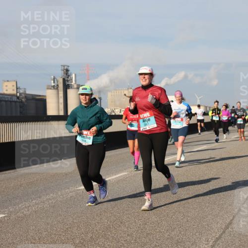 03.10.2025 - Köhlbrandbrückenlauf Lena Gebhardt http://msf.ph/oto/9136766 03.10.2025 09:54:35 Position 2 1418, 2061 meine-sportfotos.de