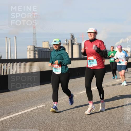 03.10.2025 - Köhlbrandbrückenlauf Lena Gebhardt http://msf.ph/oto/9136775 03.10.2025 09:54:35 Position 2 1418, 2061 meine-sportfotos.de