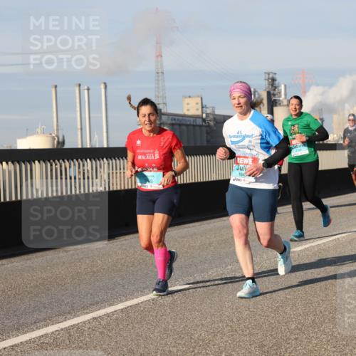 03.10.2025 - Köhlbrandbrückenlauf Lena Gebhardt http://msf.ph/oto/9136807 03.10.2025 09:54:37 Position 2 41, 1640 meine-sportfotos.de