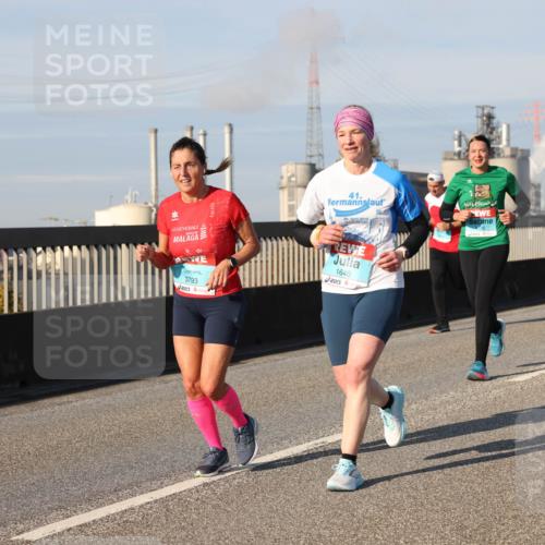 03.10.2025 - Köhlbrandbrückenlauf Lena Gebhardt http://msf.ph/oto/9136813 03.10.2025 09:54:38 Position 2 41, 20, 2012, 3793, 1640 meine-sportfotos.de