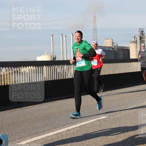 03.10.2025 - Köhlbrandbrückenlauf Lena Gebhardt http://msf.ph/oto/9136828 03.10.2025 09:54:39 Position 2 3186 meine-sportfotos.de