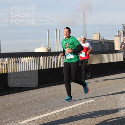 03.10.2025 - Köhlbrandbrückenlauf Lena Gebhardt http://msf.ph/oto/9136832 03.10.2025 09:54:39 Position 2 3186, 1629 meine-sportfotos.de