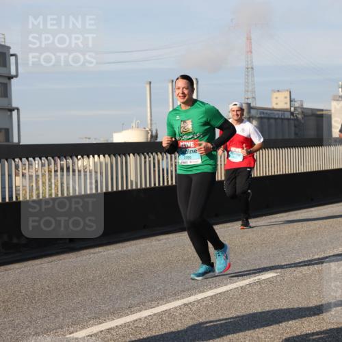 03.10.2025 - Köhlbrandbrückenlauf Lena Gebhardt http://msf.ph/oto/9136838 03.10.2025 09:54:39 Position 2 3186 meine-sportfotos.de