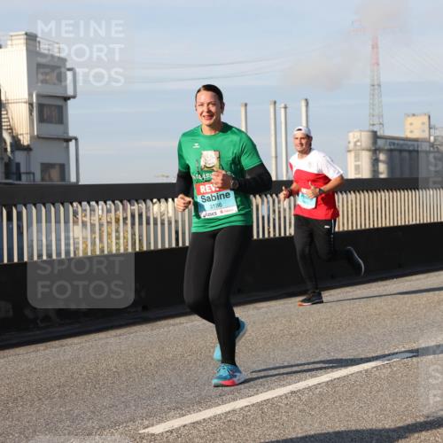 03.10.2025 - Köhlbrandbrückenlauf Lena Gebhardt http://msf.ph/oto/9136842 03.10.2025 09:54:39 Position 2 3186 meine-sportfotos.de
