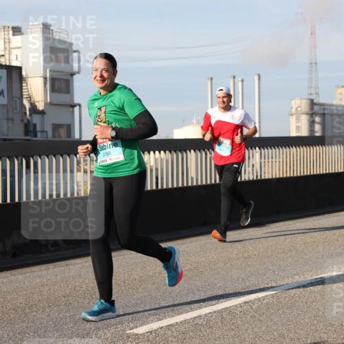 03.10.2025 - Köhlbrandbrückenlauf Lena Gebhardt http://msf.ph/oto/9136847 03.10.2025 09:54:40 Position 2 3186 meine-sportfotos.de