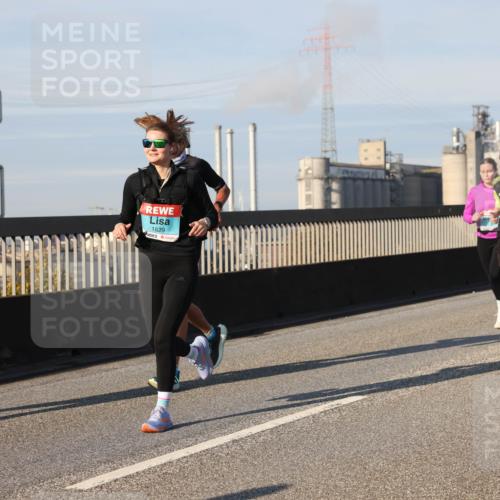 03.10.2025 - Köhlbrandbrückenlauf Lena Gebhardt http://msf.ph/oto/9136869 03.10.2025 09:54:41 Position 2 1829, 3071, 1, 71 meine-sportfotos.de