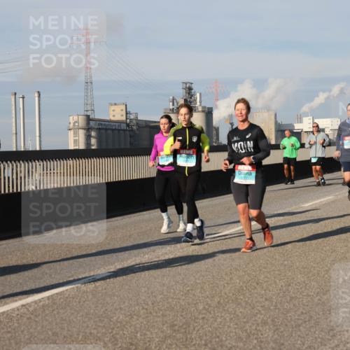 03.10.2025 - Köhlbrandbrückenlauf Lena Gebhardt http://msf.ph/oto/9136877 03.10.2025 09:54:41 Position 2 3394 meine-sportfotos.de