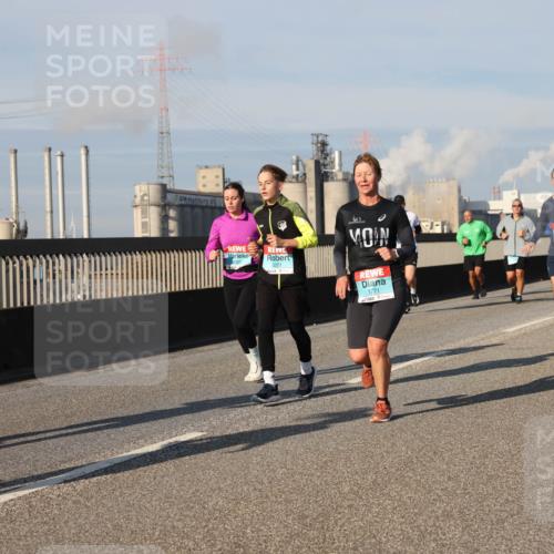 03.10.2025 - Köhlbrandbrückenlauf Lena Gebhardt http://msf.ph/oto/9136879 03.10.2025 09:54:42 Position 2 3371, 1771 meine-sportfotos.de
