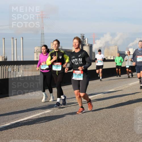 03.10.2025 - Köhlbrandbrückenlauf Lena Gebhardt http://msf.ph/oto/9136887 03.10.2025 09:54:42 Position 2 3371, 1771, 3394 meine-sportfotos.de
