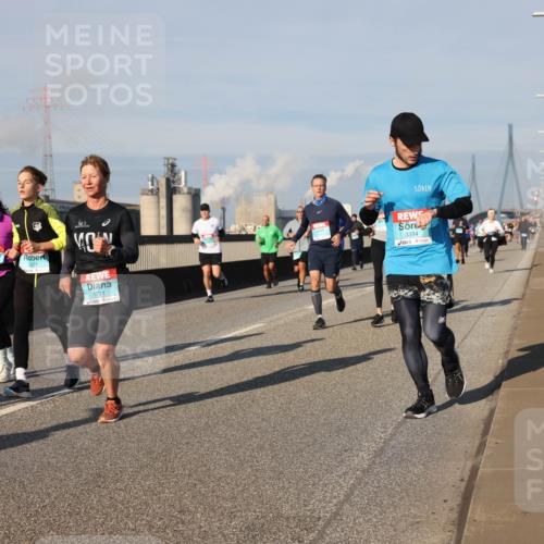 03.10.2025 - Köhlbrandbrückenlauf Lena Gebhardt http://msf.ph/oto/9136898 03.10.2025 09:54:43 Position 2 1771, 3394, 3371 meine-sportfotos.de