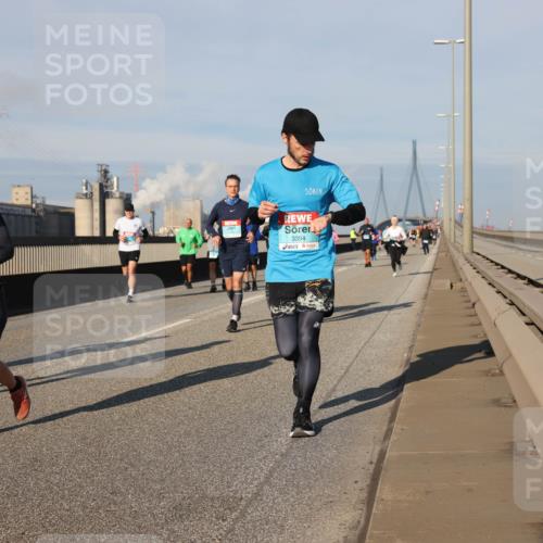03.10.2025 - Köhlbrandbrückenlauf Lena Gebhardt http://msf.ph/oto/9136903 03.10.2025 09:54:43 Position 2 3371, 1771, 3394 meine-sportfotos.de