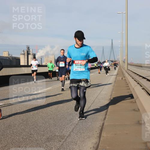 03.10.2025 - Köhlbrandbrückenlauf Lena Gebhardt http://msf.ph/oto/9136905 03.10.2025 09:54:43 Position 2 1771, 3394 meine-sportfotos.de