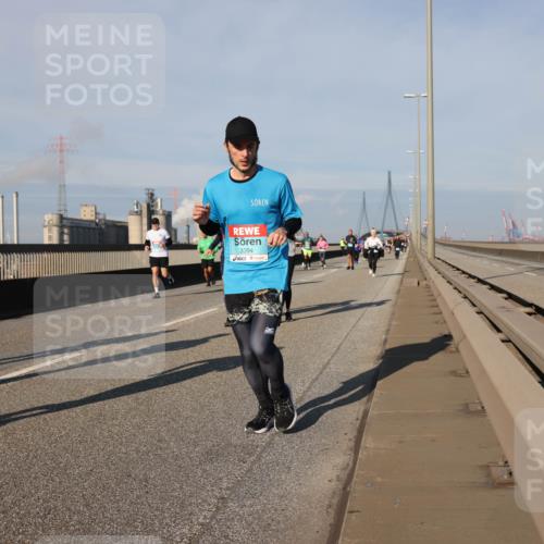 03.10.2025 - Köhlbrandbrückenlauf Lena Gebhardt http://msf.ph/oto/9136909 03.10.2025 09:54:43 Position 2 1771, 3394 meine-sportfotos.de