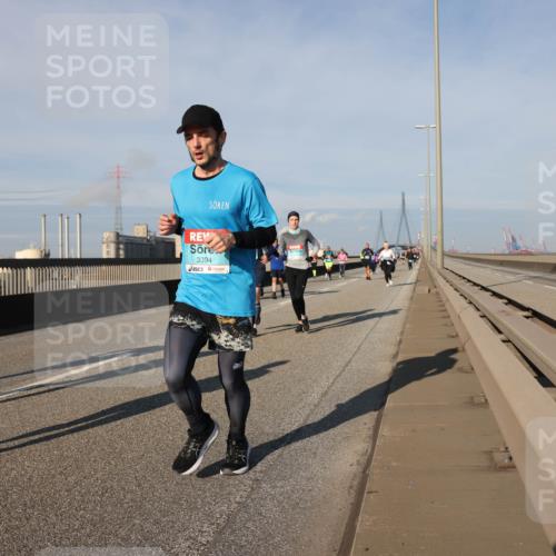 03.10.2025 - Köhlbrandbrückenlauf Lena Gebhardt http://msf.ph/oto/9136915 03.10.2025 09:54:44 Position 2 1771, 3394 meine-sportfotos.de