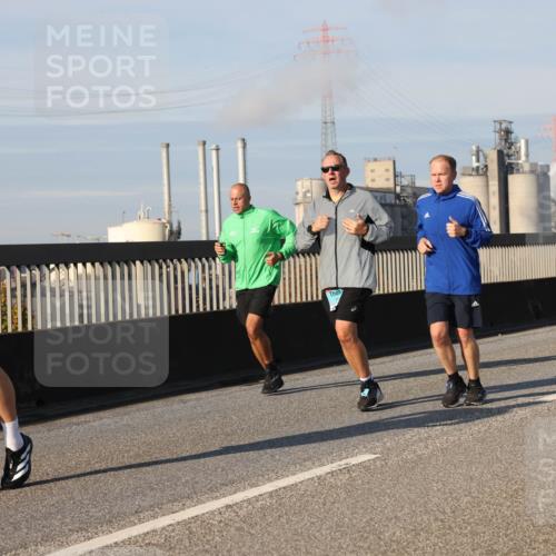 03.10.2025 - Köhlbrandbrückenlauf Lena Gebhardt http://msf.ph/oto/9136972 03.10.2025 09:54:47 Position 2 3157 meine-sportfotos.de