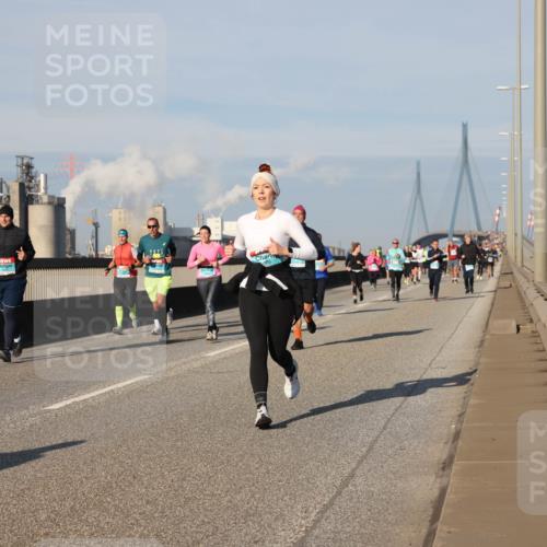 03.10.2025 - Köhlbrandbrückenlauf Lena Gebhardt http://msf.ph/oto/9136998 03.10.2025 09:54:49 Position 2  meine-sportfotos.de