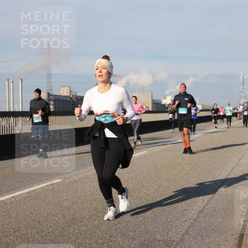 03.10.2025 - Köhlbrandbrückenlauf Lena Gebhardt http://msf.ph/oto/9137020 03.10.2025 09:54:51 Position 2 69 meine-sportfotos.de
