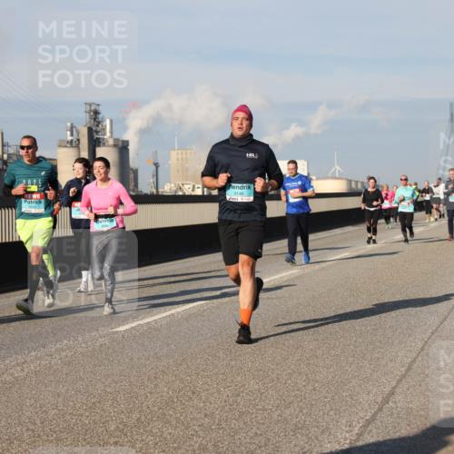 03.10.2025 - Köhlbrandbrückenlauf Lena Gebhardt http://msf.ph/oto/9137041 03.10.2025 09:54:51 Position 2 2025, 3146 meine-sportfotos.de