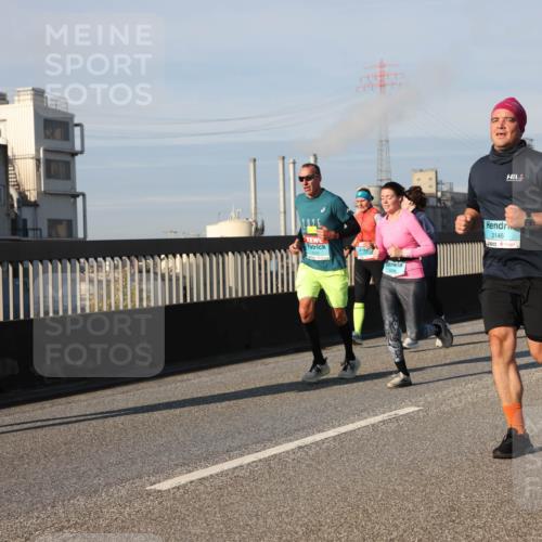 03.10.2025 - Köhlbrandbrückenlauf Lena Gebhardt http://msf.ph/oto/9137067 03.10.2025 09:54:53 Position 2 3549, 3146 meine-sportfotos.de