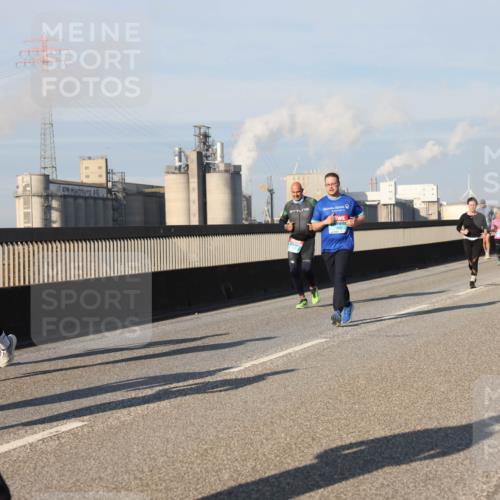 03.10.2025 - Köhlbrandbrückenlauf Lena Gebhardt http://msf.ph/oto/9137075 03.10.2025 09:54:53 Position 2  meine-sportfotos.de