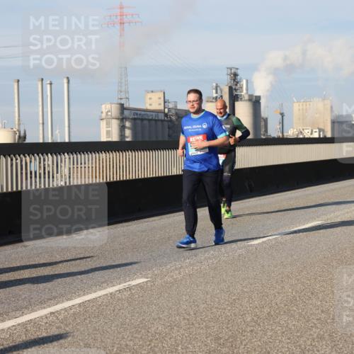03.10.2025 - Köhlbrandbrückenlauf Lena Gebhardt http://msf.ph/oto/9137089 03.10.2025 09:54:55 Position 2 75 meine-sportfotos.de