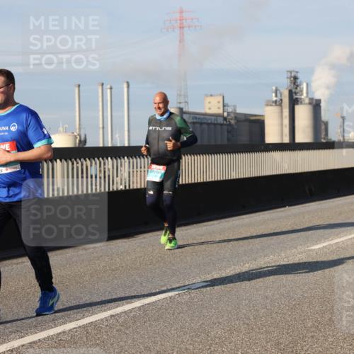 03.10.2025 - Köhlbrandbrückenlauf Lena Gebhardt http://msf.ph/oto/9137112 03.10.2025 09:54:57 Position 2  meine-sportfotos.de