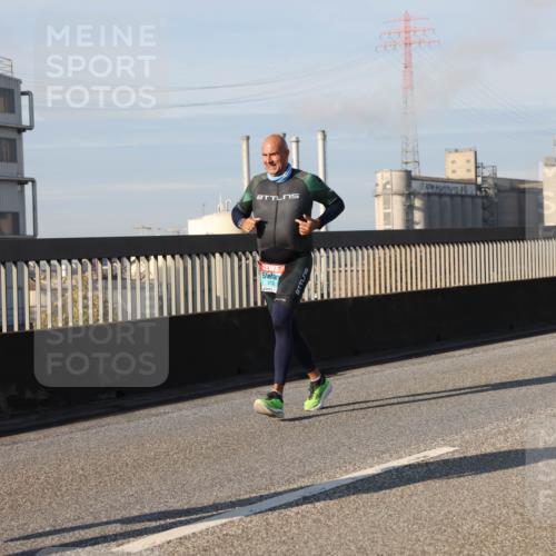 03.10.2025 - Köhlbrandbrückenlauf Lena Gebhardt http://msf.ph/oto/9137115 03.10.2025 09:54:57 Position 2 86, 212 meine-sportfotos.de