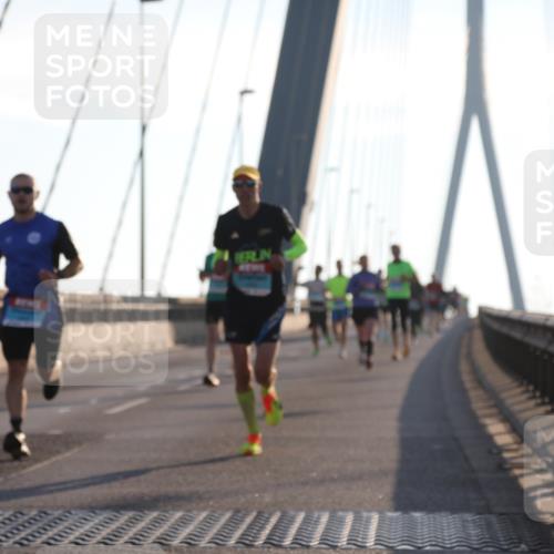 03.10.2025 - Köhlbrandbrückenlauf Yannick Fuchs http://msf.ph/oto/9137128 03.10.2025 08:21:03 Position 2  meine-sportfotos.de