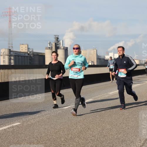 03.10.2025 - Köhlbrandbrückenlauf Lena Gebhardt http://msf.ph/oto/9137134 03.10.2025 09:54:58 Position 2 1514, 1611 meine-sportfotos.de