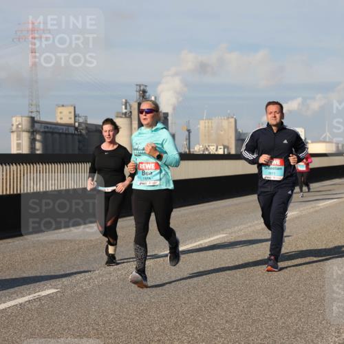 03.10.2025 - Köhlbrandbrückenlauf Lena Gebhardt http://msf.ph/oto/9137137 03.10.2025 09:54:59 Position 2 1514, 1611 meine-sportfotos.de